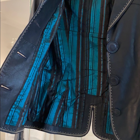 Boutique black leather jacket. Fits like a size 12 - Picture 5 of 8